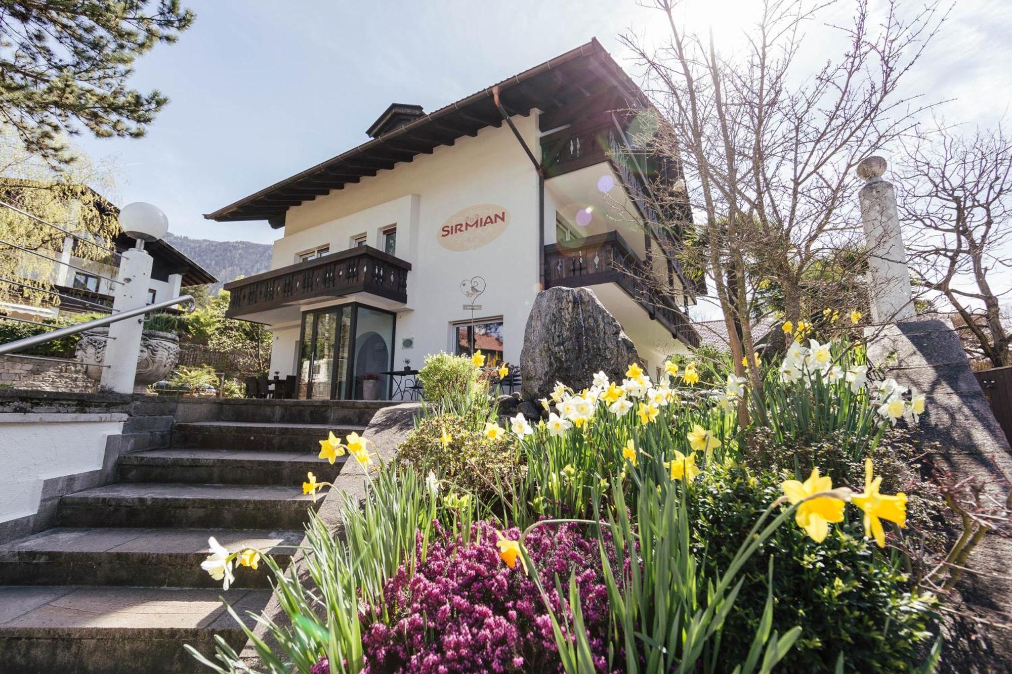 Hotel Garni Sirmian Мерано Екстериор снимка
