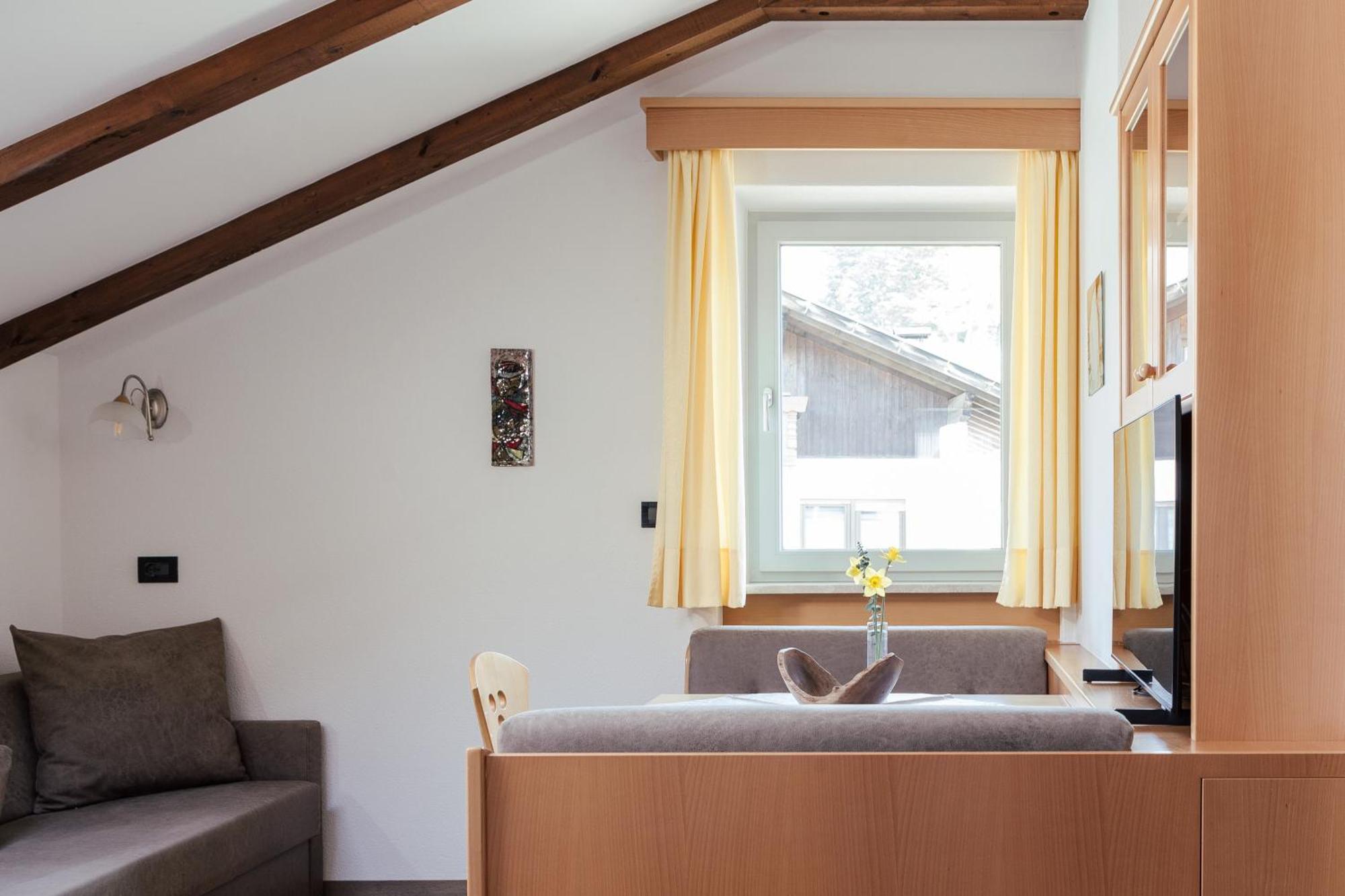 Hotel Garni Sirmian Мерано Екстериор снимка