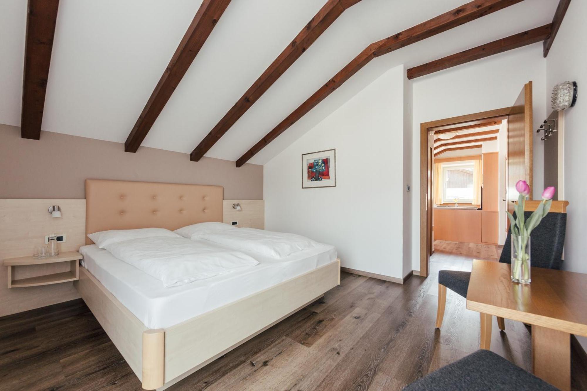 Hotel Garni Sirmian Мерано Екстериор снимка