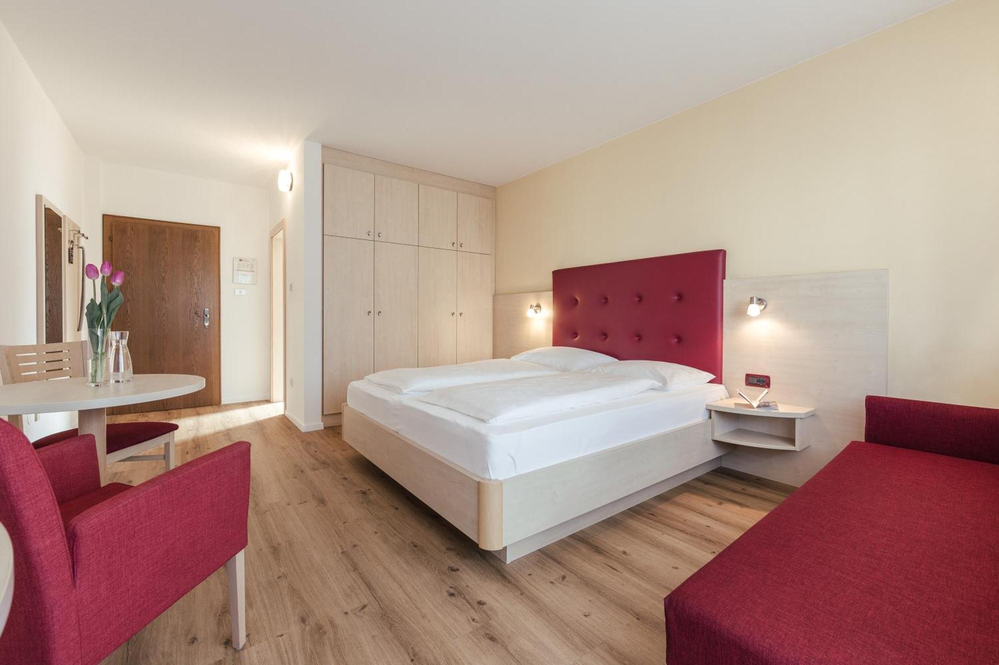 Hotel Garni Sirmian Мерано Екстериор снимка