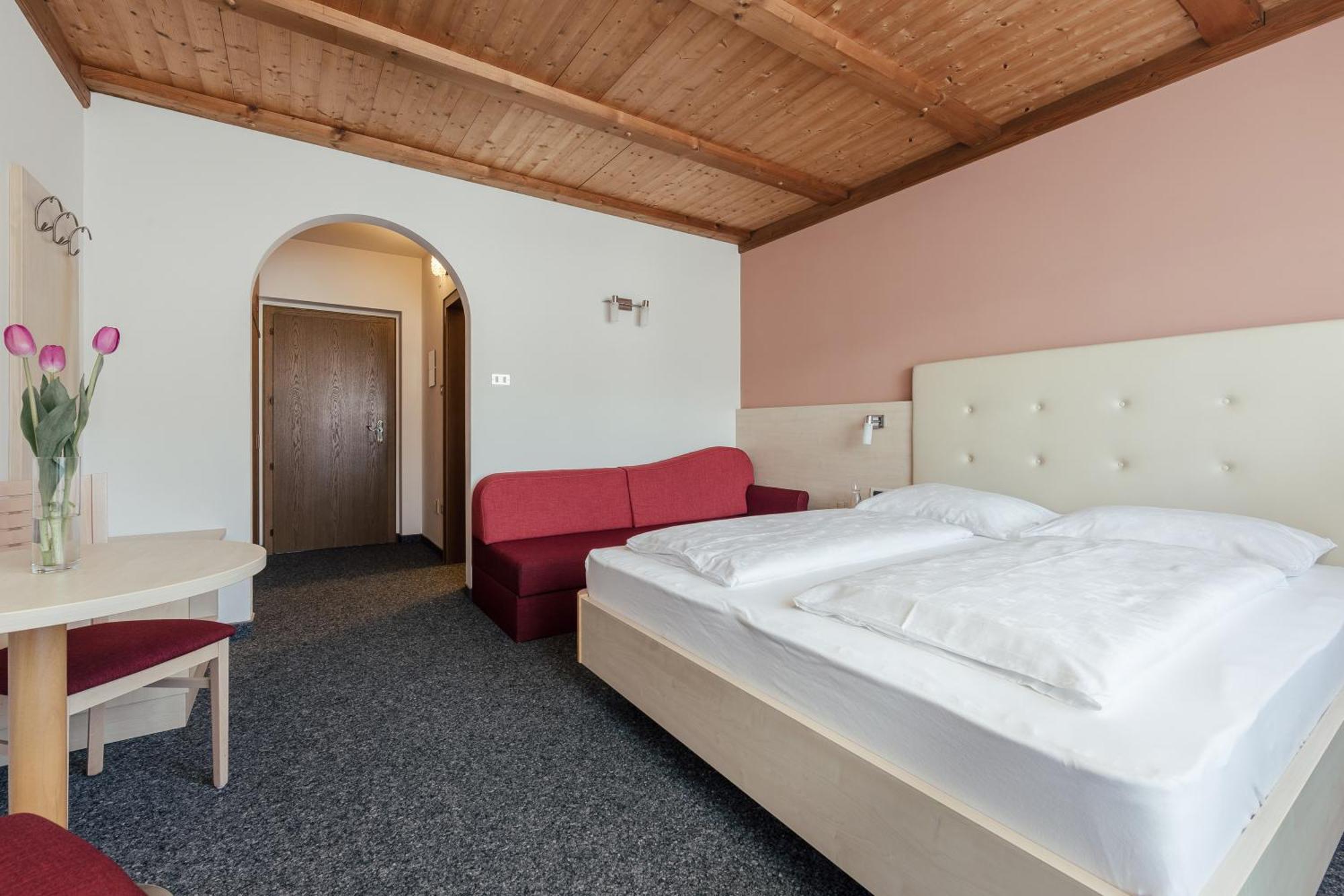 Hotel Garni Sirmian Мерано Екстериор снимка