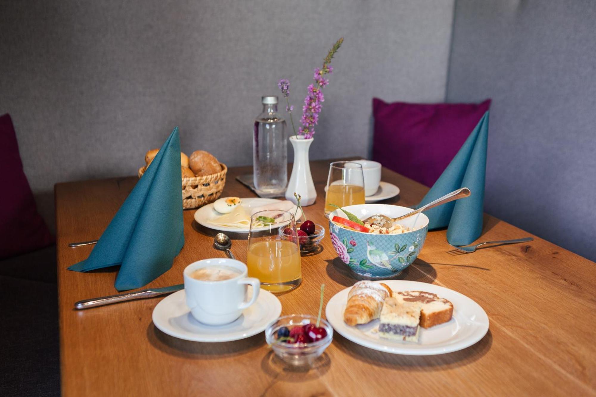 Hotel Garni Sirmian Мерано Екстериор снимка