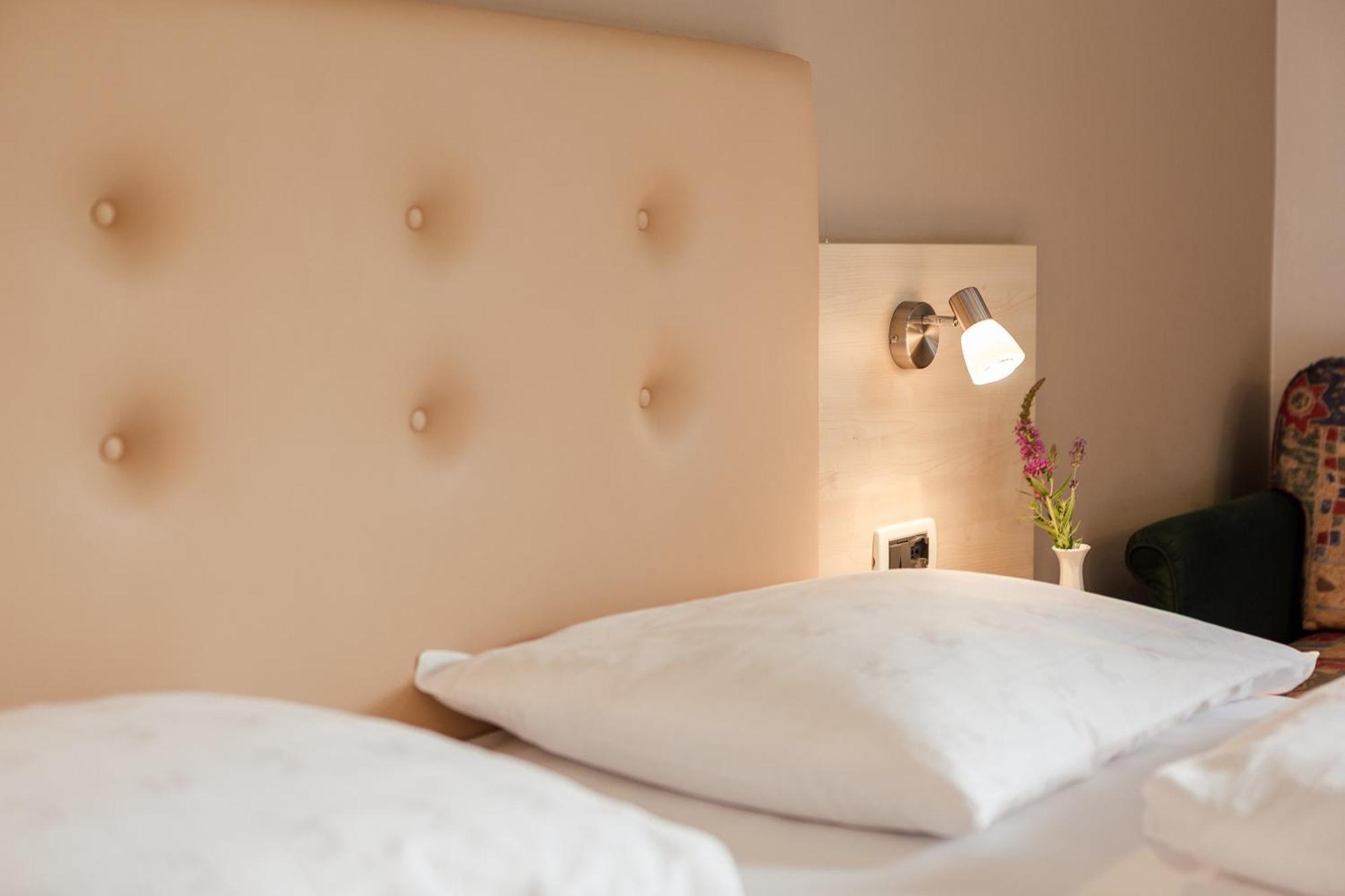 Hotel Garni Sirmian Мерано Екстериор снимка