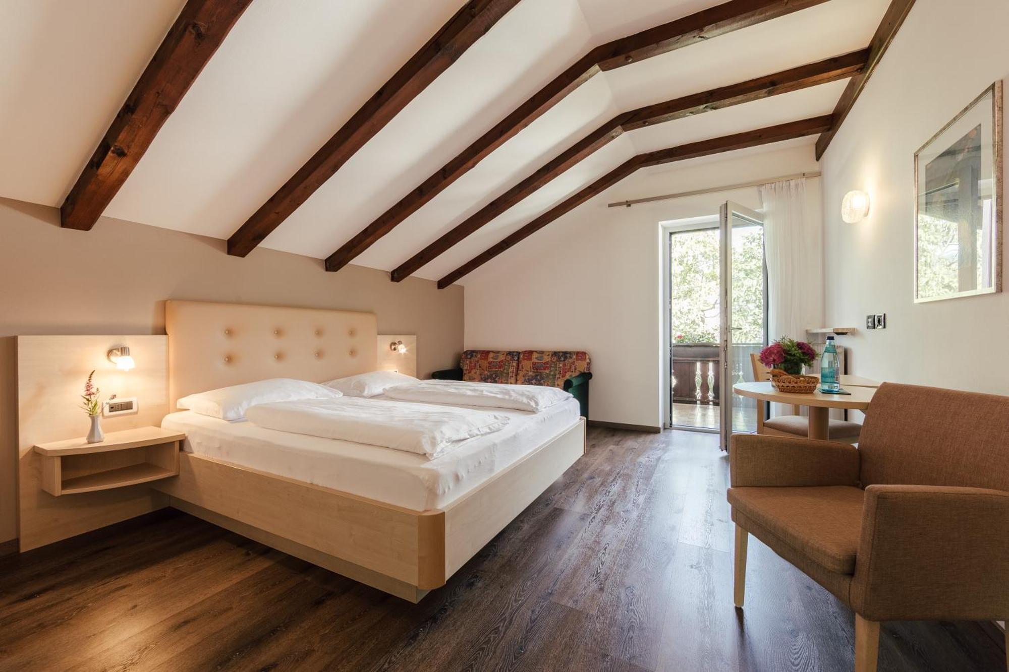 Hotel Garni Sirmian Мерано Стая снимка