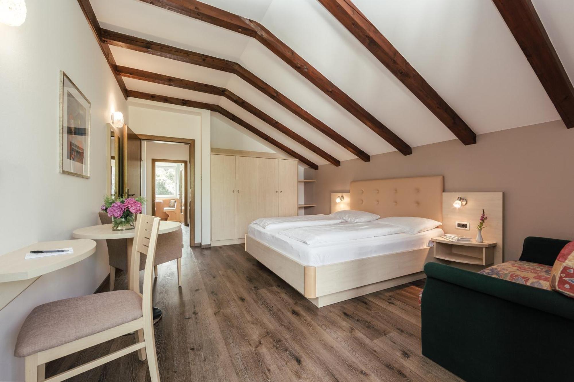 Hotel Garni Sirmian Мерано Екстериор снимка